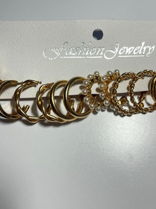 Set de 6 Pares de Pendientes Aro Dorados.