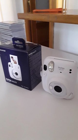 Cámara Fujifilm Instax Mini 11 Blanca