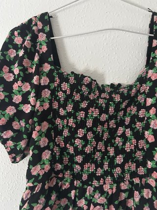 Top Zara negro flores rosas M
