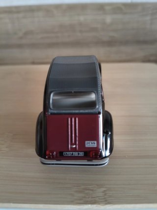 Maqueta Citroën 2CV Charleston