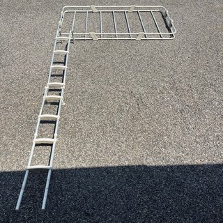 Baca y escalera autocaravana