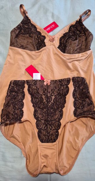Conjunto lencería llamamay talle alto con encaje