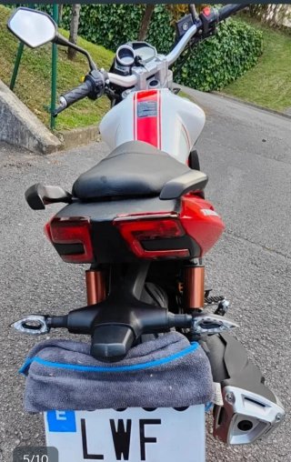 Moto X Street 125 Roja y Blanca