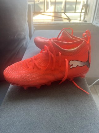 Botas de fútbol niño naranja