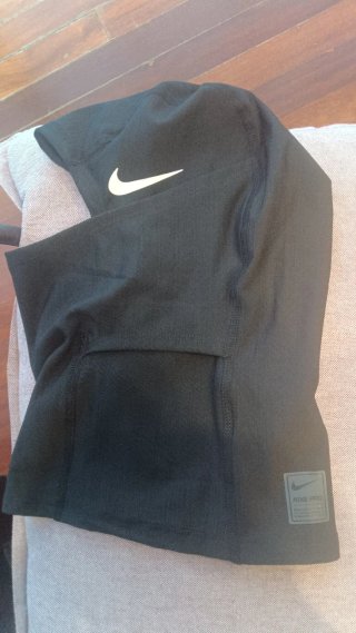Nike Pro Therma-FIT Hood Balaclava Negro