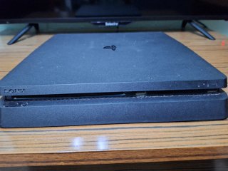 PS4 + 4 Controller + FIFA 22