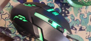 Ratón gaming PC negro y multicolor