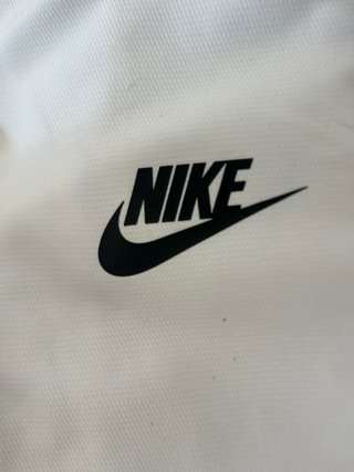Sudadera Nike con capucha y cremallera