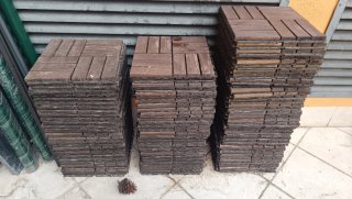 91 unidades de Baldosas de madera para exterior