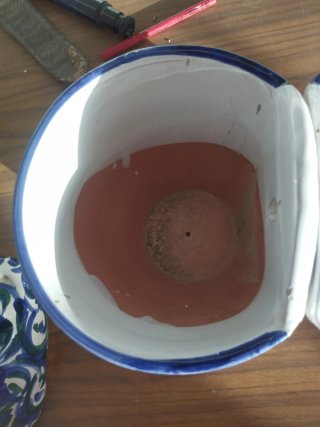 Maceteros de terracota pintados a mano