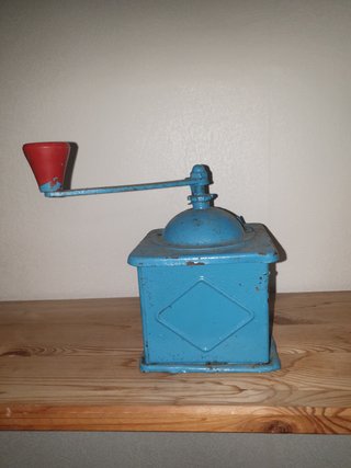 Molinillo de café antiguo azul