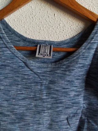 Top deportivo"Nike" azul jaspeado. Cómodo, juvenil