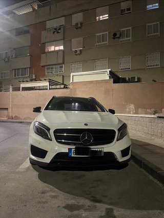 Mercedes-Benz GLA 2015