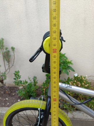 Bicicleta BMX. Color Plata. Poco Uso.