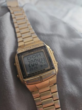 Reloj Casio Dorado y Plateado