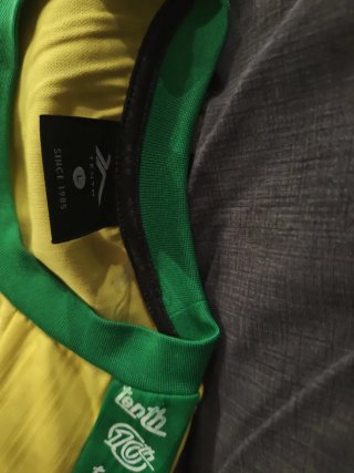 Camiseta Tenth Retro Amarilla y Verde