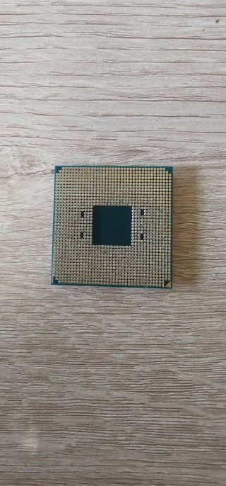 Procesador AMD Ryzen 5 3600 con disipador nuevo