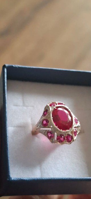 Anillo Vintage Oro 9kt con Espinelas