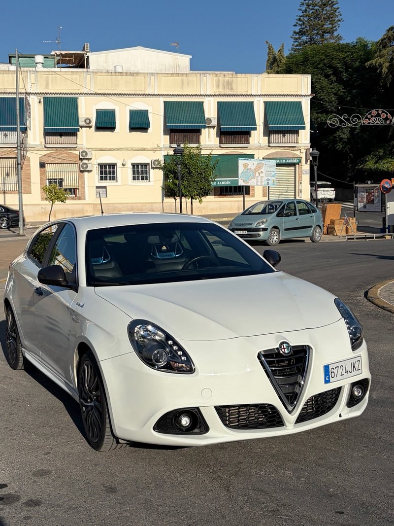 Alfa Romeo Giulietta 2016 - foto 1