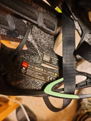MET Trenta 3K Carbon
