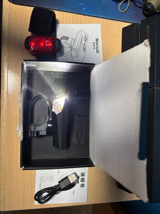 Lote accesorios bicicleta – casco Massi + luces
