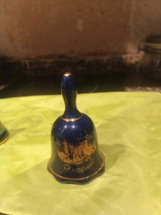 7 Campane in porcellana blu e oro da 20 a 15 euro