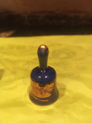7 Campane in porcellana blu e oro da 20 a 15 euro