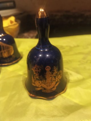 7 Campane in porcellana blu e oro da 20 a 15 euro