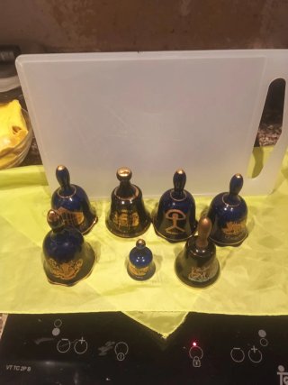 7 Campane in porcellana blu e oro da 20 a 15 euro