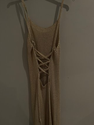 Vestido dorado brillante tirantes