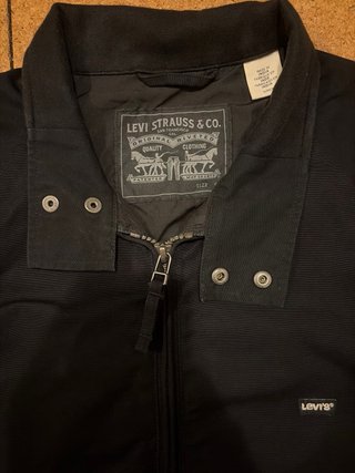 Chaqueta Levi's Negra estilo bomber