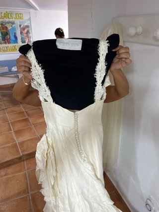 Traje de Novia Aníbal Laguna + Can Can y Velo