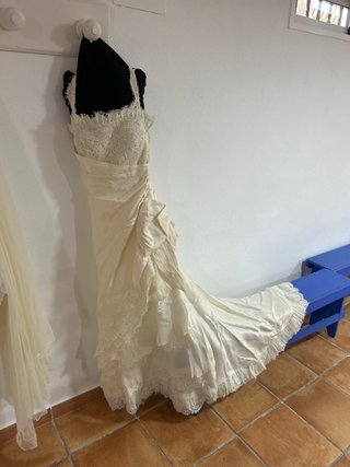 Traje de Novia Aníbal Laguna + Can Can y Velo