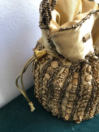 Bolso de fiesta con abalorios