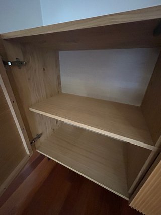 Aparador de madera y metal