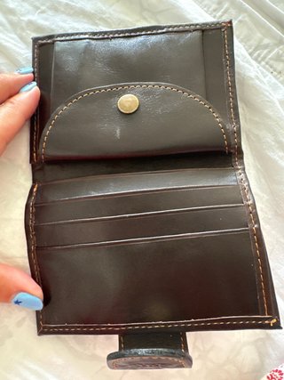Cartera de cuero marrón y naranja