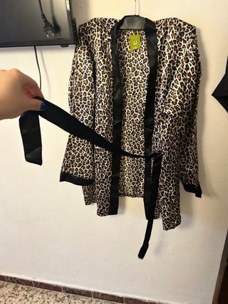 Conjunto Lencería Satén Leopardo 3 Piezas