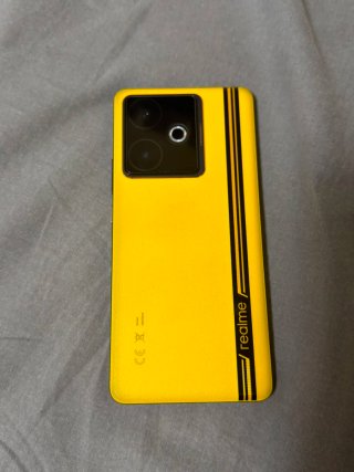 Realme GT 7T Amarillo