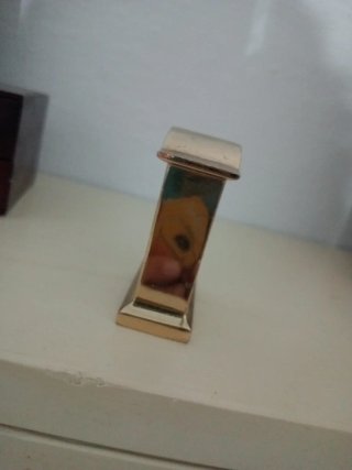 Reloj de mesa dorado