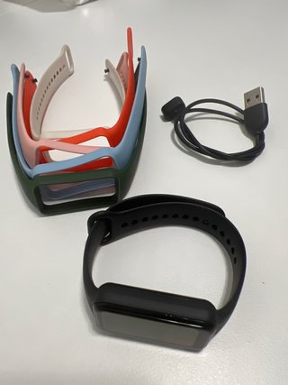 Amazfit 7 Smartwatch + 5 Correas + cargador