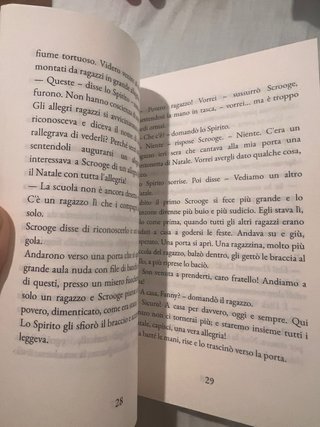 Libro canto di Natale di Charles Dickens 69 pagine
