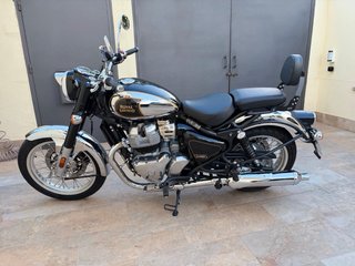 Respaldo Royal Enfield Classic 650 Negro