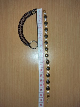 Bracciale dorato con strass e spilla