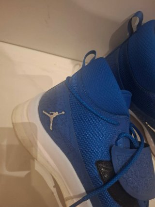 Zapatillas Jordan Azul y Blanco