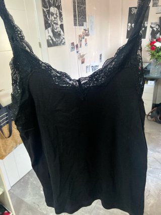 Top negro con encaje talla L