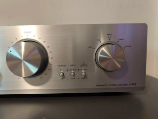 Amplificador Onkyo A-9211 Plata.