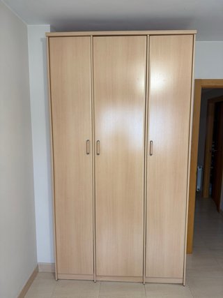 Armario de madera 3 puertas