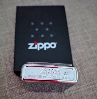 Zippo anno 2002 con pietra Turchese
