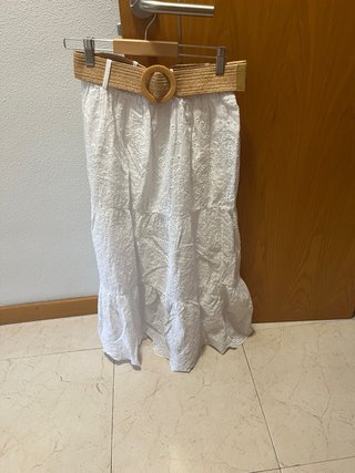 Falda blanca larga verano con cinturón