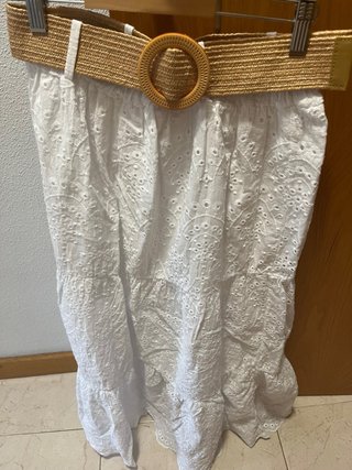 Falda blanca larga verano con cinturón